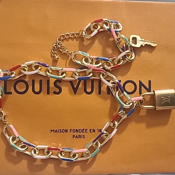 #319 Authentic LOUIS VUITTON Lock Key Set  with colorful Necklace and bracelet - Picture 6 of 8